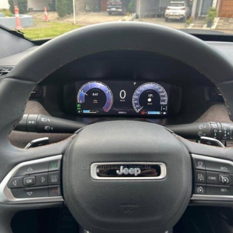 JEEP - COMMANDER - 2023/2023 - Cinza - R$ 223.900,00