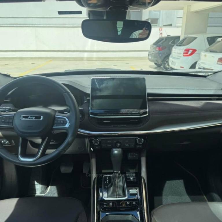 JEEP - COMMANDER - 2023/2023 - Cinza - R$ 223.900,00