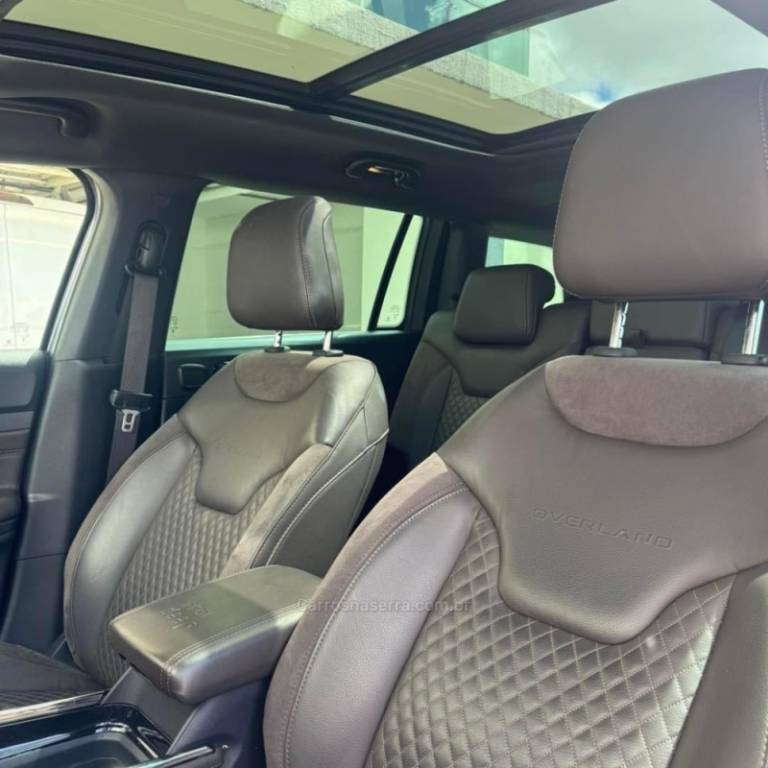 JEEP - COMMANDER - 2023/2023 - Cinza - R$ 223.900,00