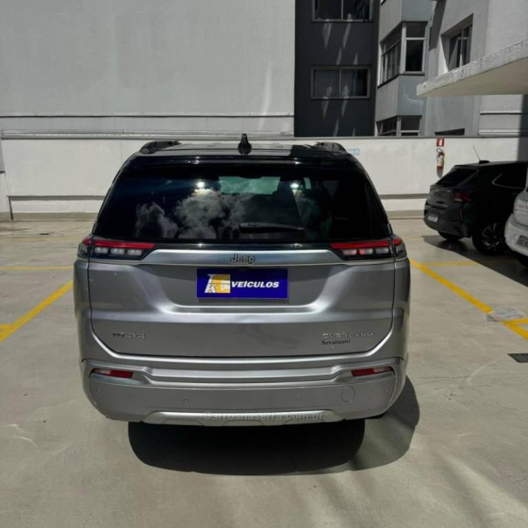 JEEP - COMMANDER - 2023/2023 - Cinza - R$ 223.900,00