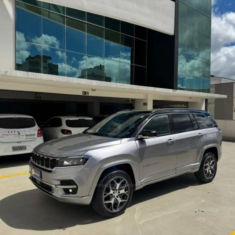 JEEP - COMMANDER - 2023/2023 - Cinza - R$ 223.900,00